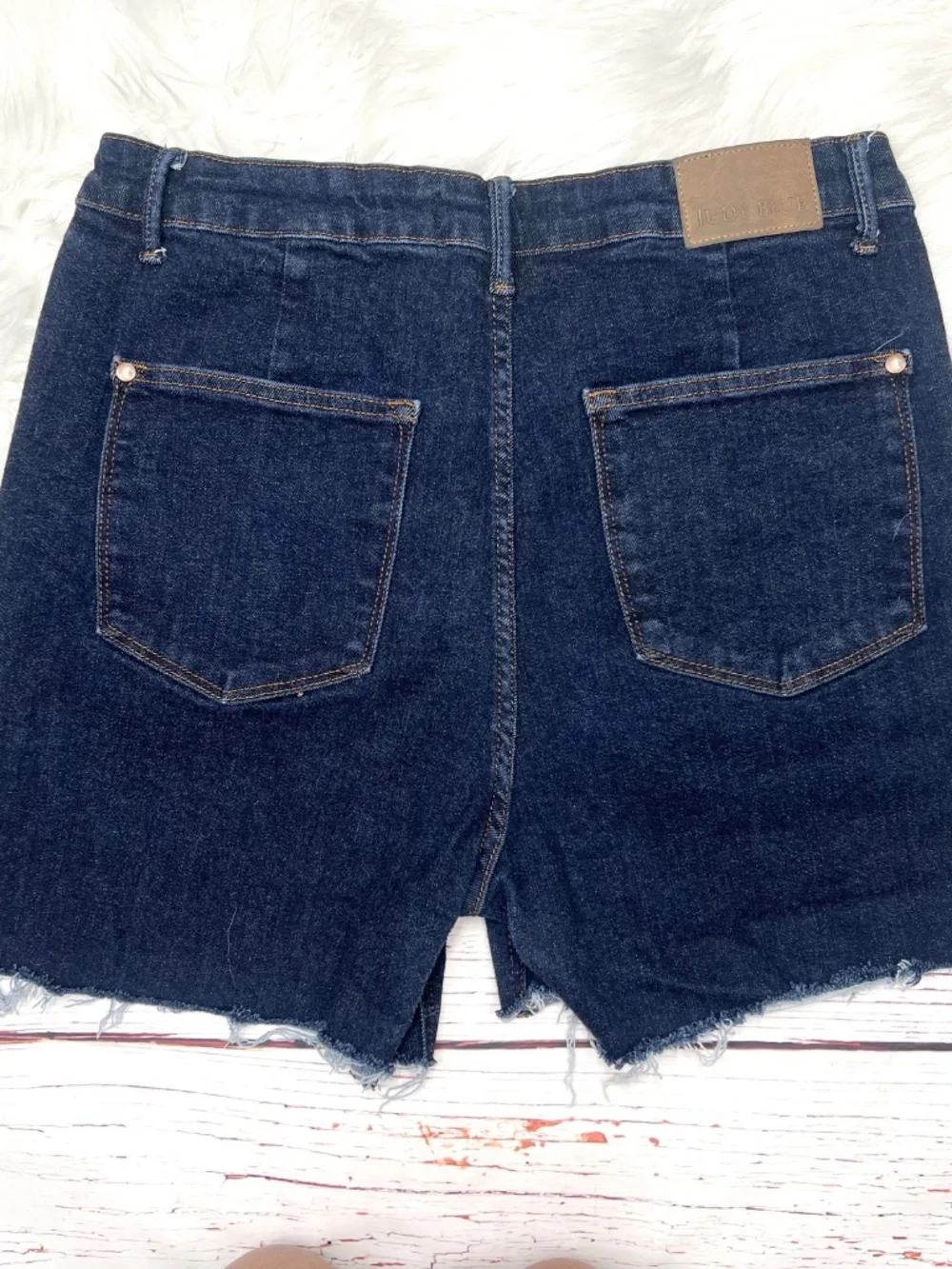 JUDY BLUE • High Rise Raw Hem Denim Shorts Dark Wash Women’s Size 15/32